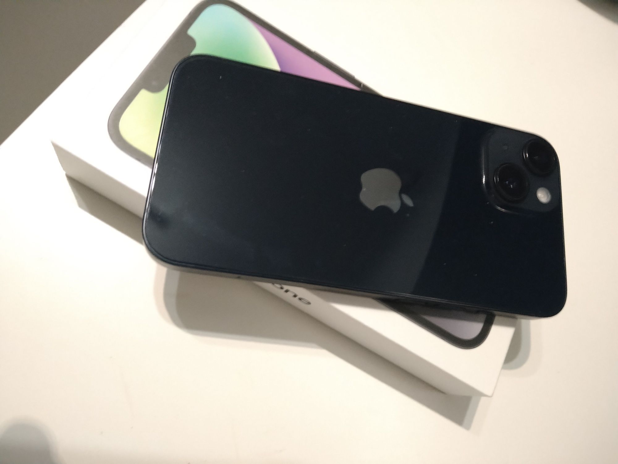 Iphone 14 128 GB black като нов