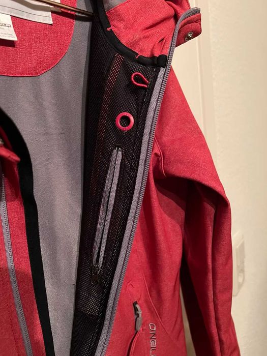 Дамско софтшел яке O'NEILL с качулка