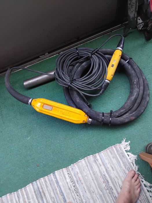 Se vinde vibrator pt.beton