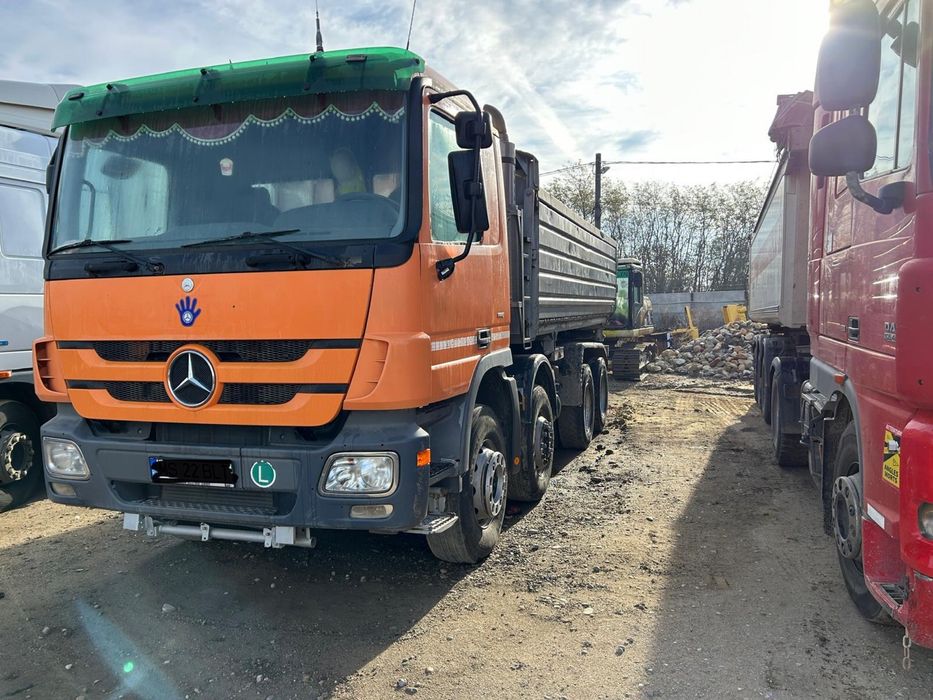Bena basculabila  Mercedes Actros 8x4