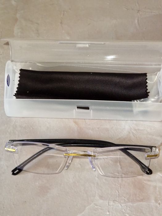 Очки от зрения +1