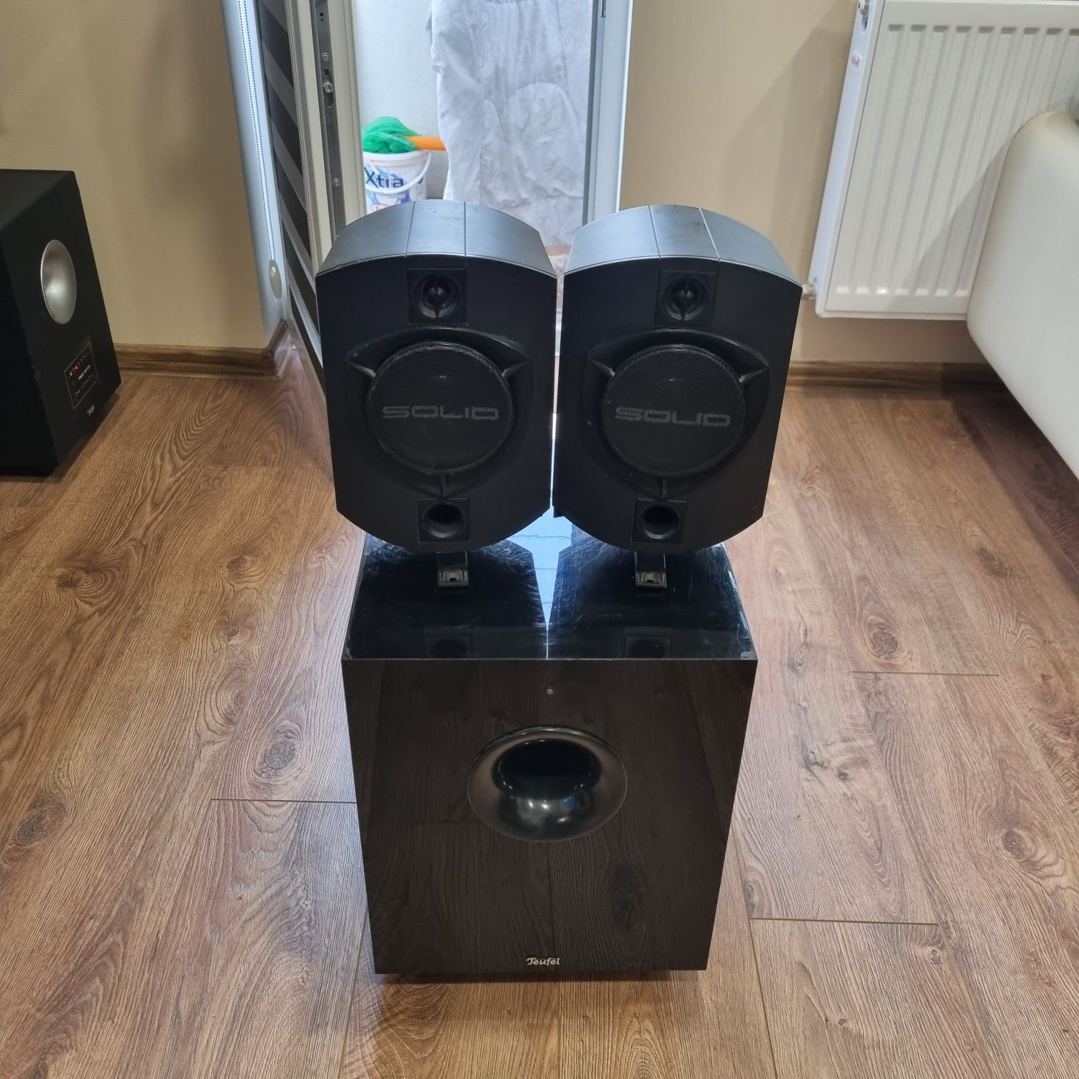 B&W solid speakers
