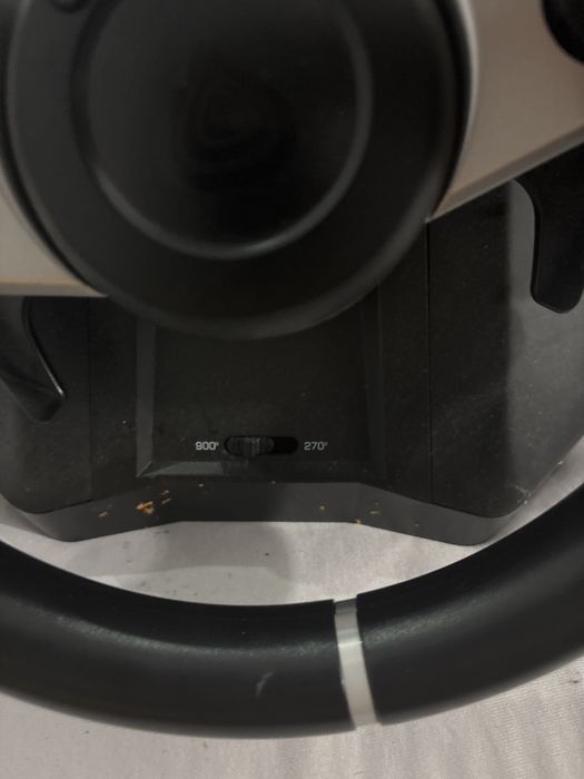 Volan gaming nou fara cutie