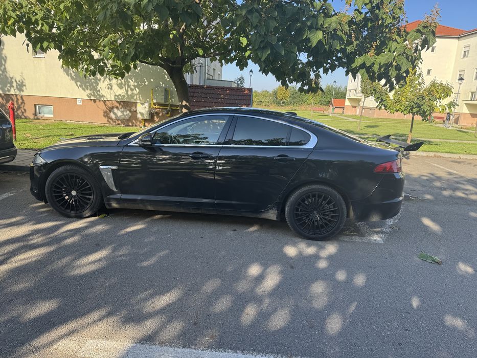 Jaguar XF 3.0D – An 2012, stare excelentă + pachet complet