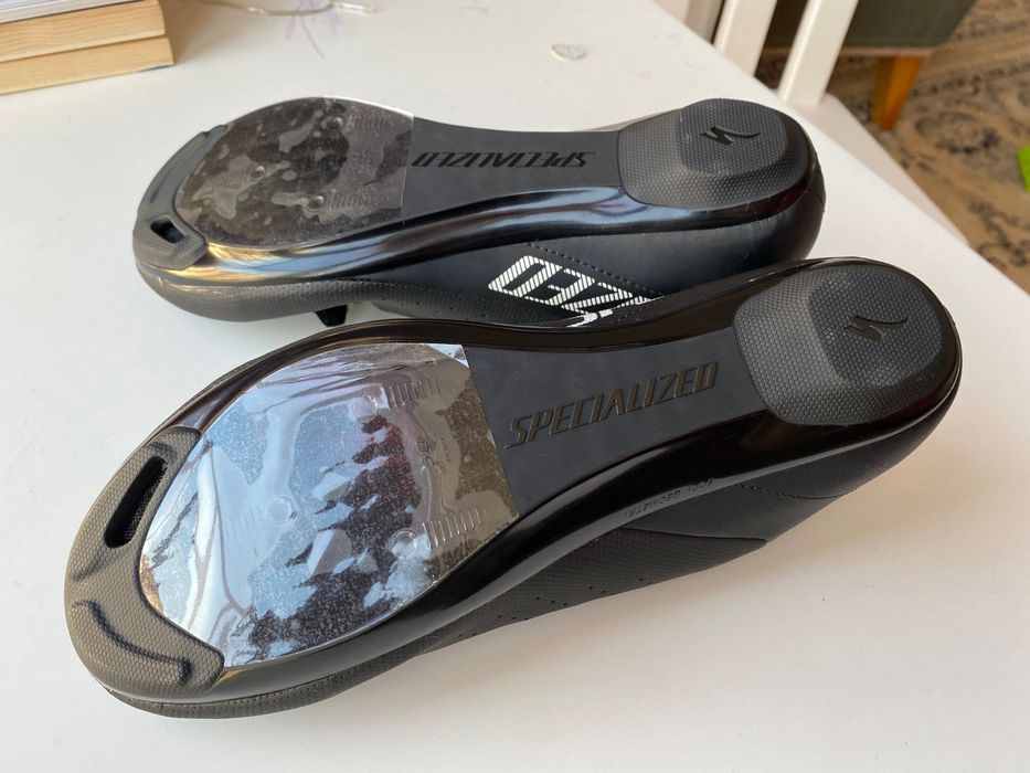 Pantofi Specialized marime 42 si 42.5 noi