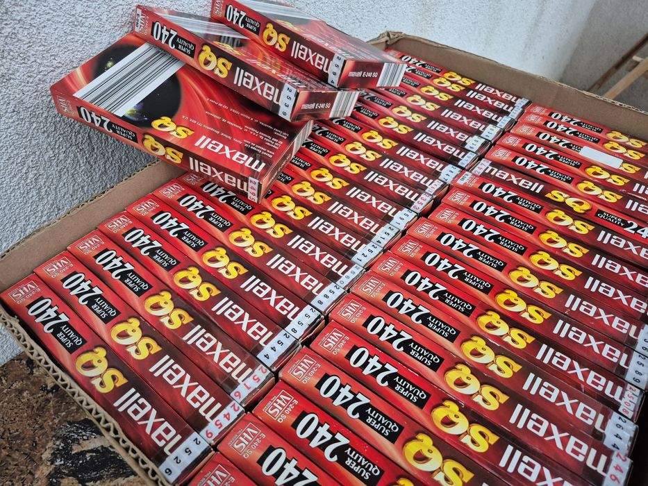 Vând lot 25 casete video VHS originale,cu filme actiune,western,război