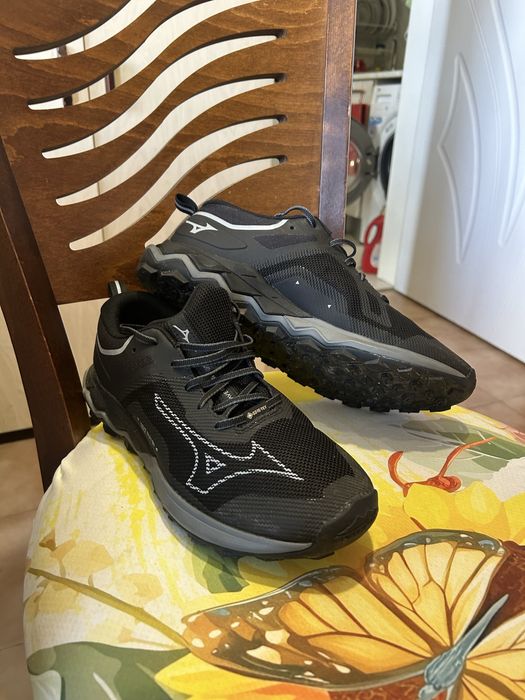 Нови Оригинални маратонки Mizuno Номер 43