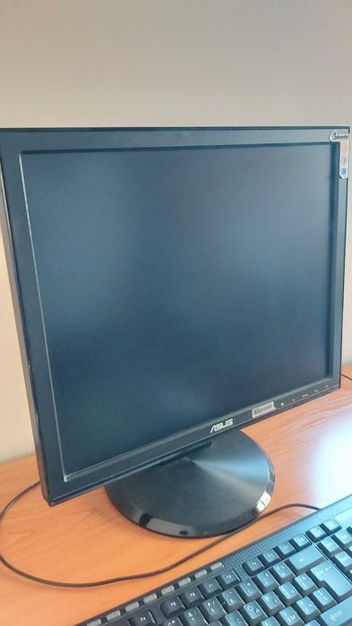 LCD монитор Asus 17"