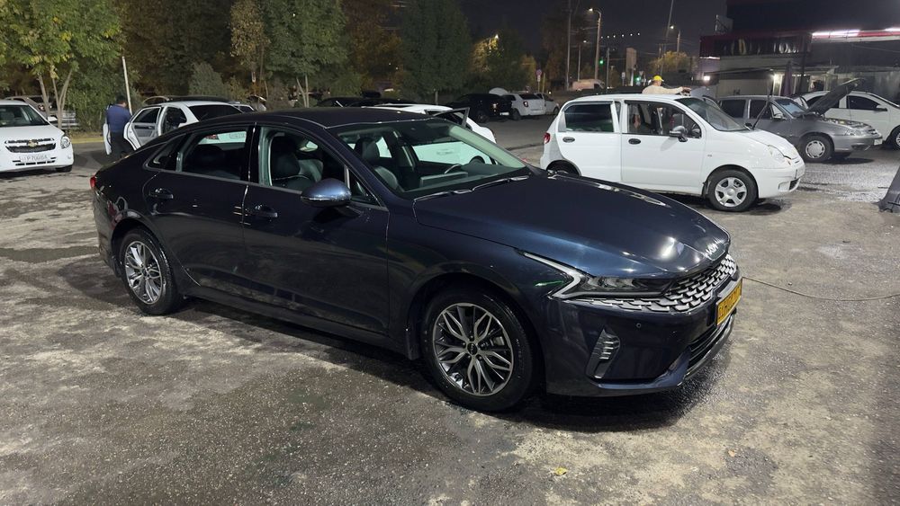 Пролается Kia K-5 prestige+ dark moon