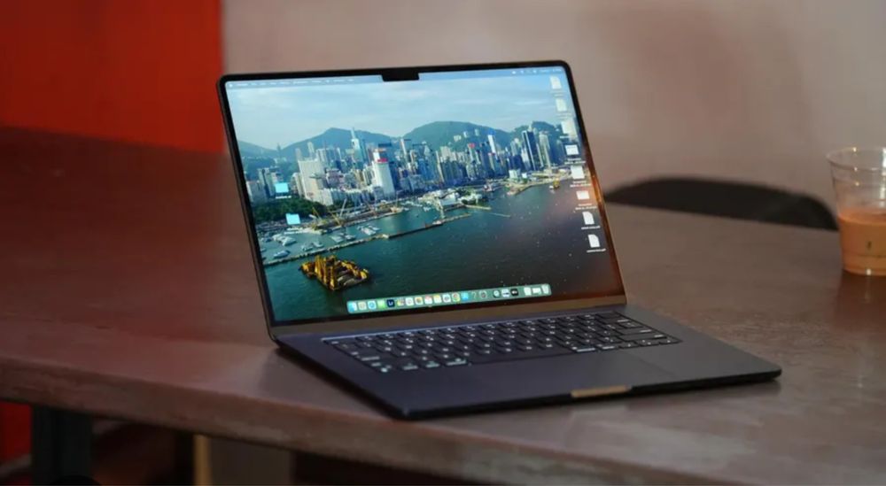 Mackbook Air  M3 8/ 512 memory 15-inch