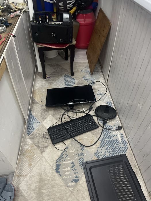 Продам запчясти на комп некторые роботают некторые нет манитор работае