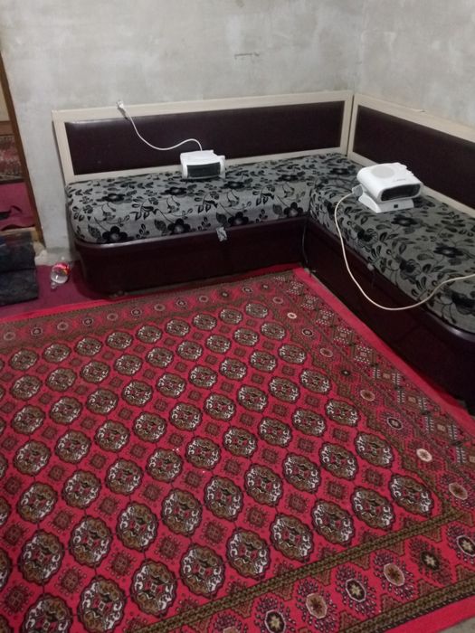 Продам срочно уголок