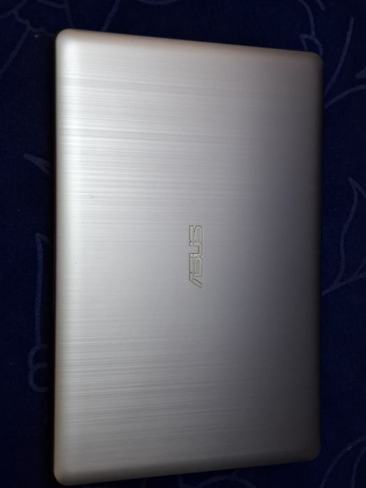 Noutbuk: ASUS HDD 512GB
