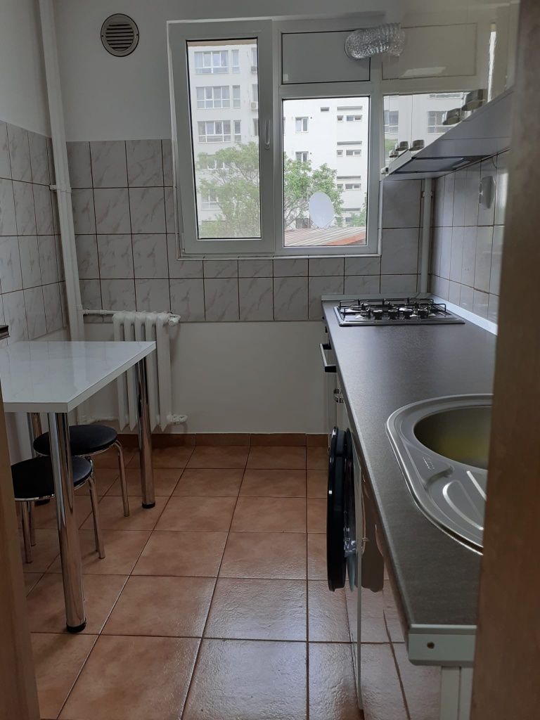 Apartament 2 camere de închiriat