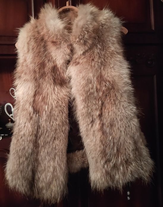 Жилетка мех лиса. Размер 48-50