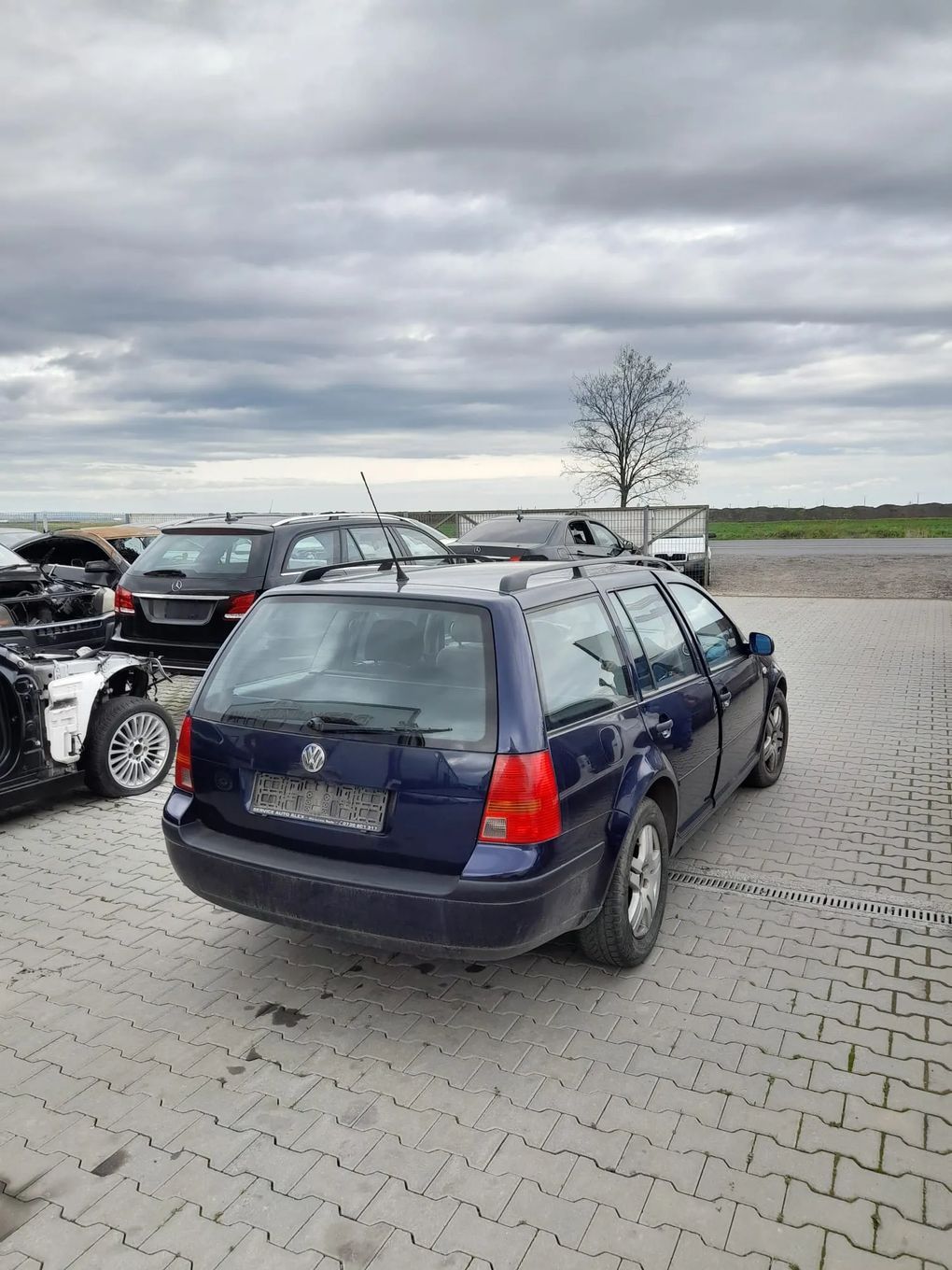 Dezmembram Volkswagen Golf 4 1.6 B 16v an fabr. 2003
