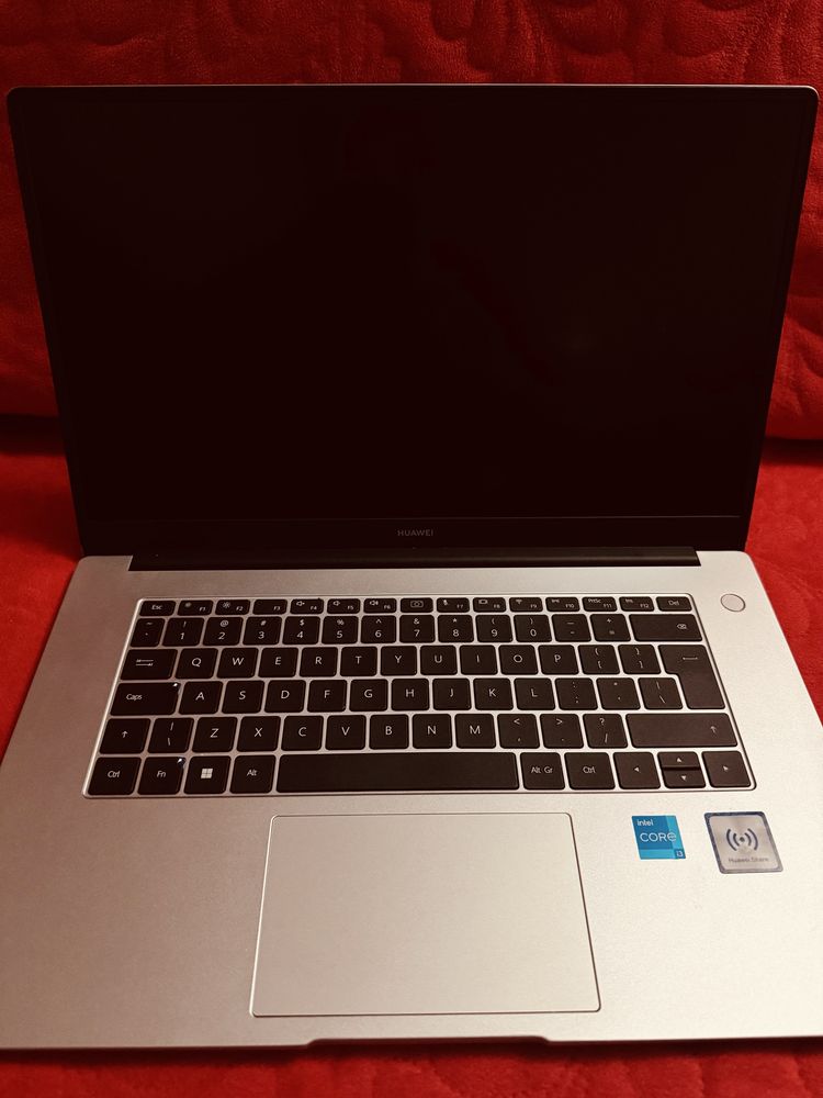 Vând Laptop Huawei MateBook D 15, Intel i3, 8GB RAM, Windows 11