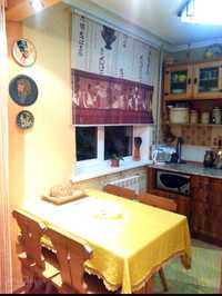 Рижский Деревяный Раздвижной Стол+4 Стула,Кухонная Вытяжка-Италия.