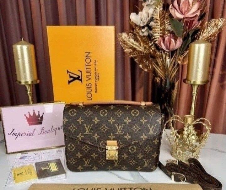 Geanta damă,25/15cm,model Pochette Metis,curea detasabila,saculet,etic