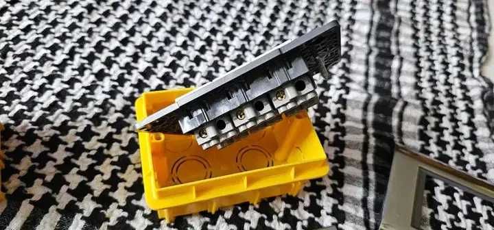 intrerupator tripul Panasonic + masca aluminiu