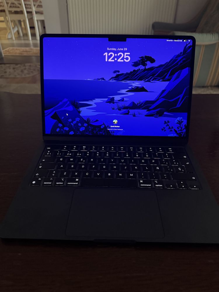 MacBook Air M2 2022 | 8GB / 256GB | Baterie 99% | Midnight
