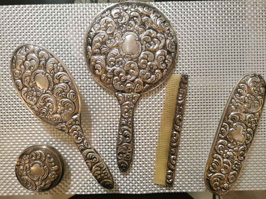 Set antic de toaleta, din argint 900