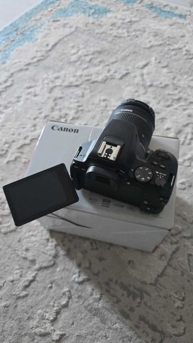 Aparat foto DSLR Canon 250D 24.1 MP, 4k, Wi-fi + Obiectiv 18-50 IS STM