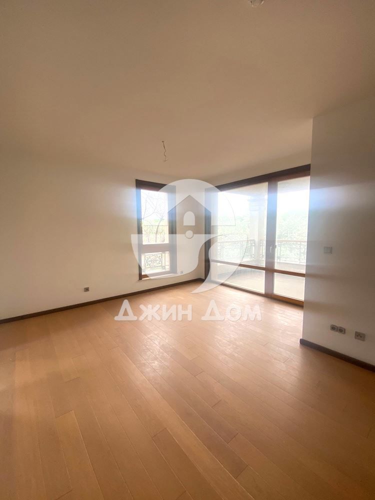 Продава се Тристаен апартамент в к.к. Слънчев бряг - 280 кв.м за 1322 €/кв.м - Снимка #2