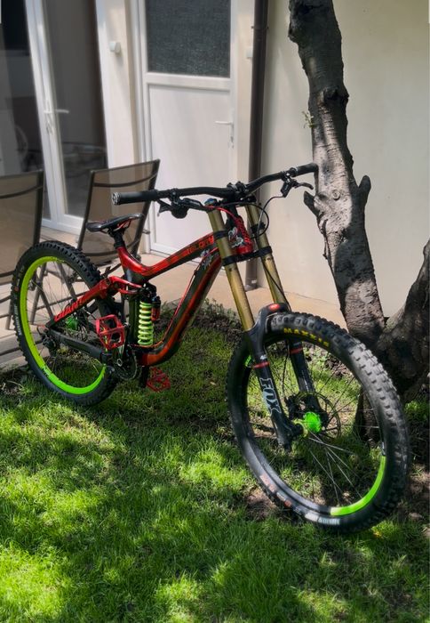 Downhill giant glory