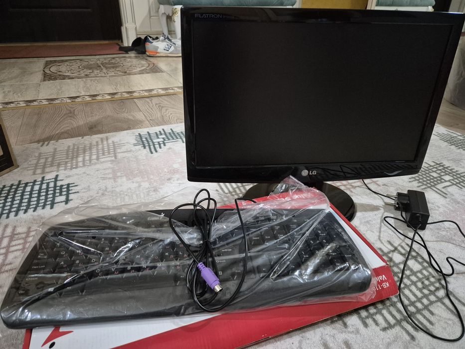 Продам монитор б/у