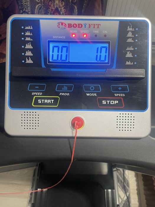 Vand banda de  alergare aproape noua.