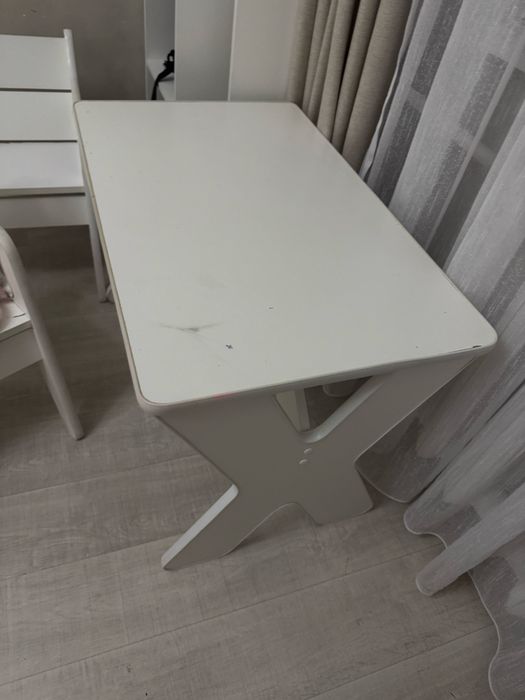 Продам стол детский со стульями