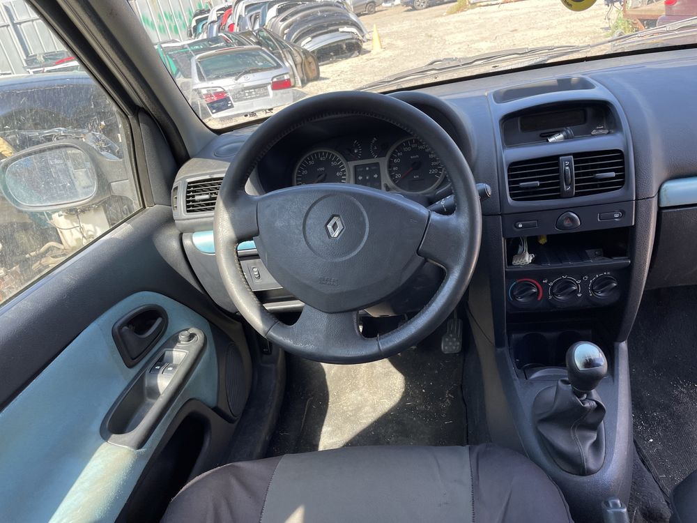 Renault Clio 1.2 16v 75hp 2002 На Части