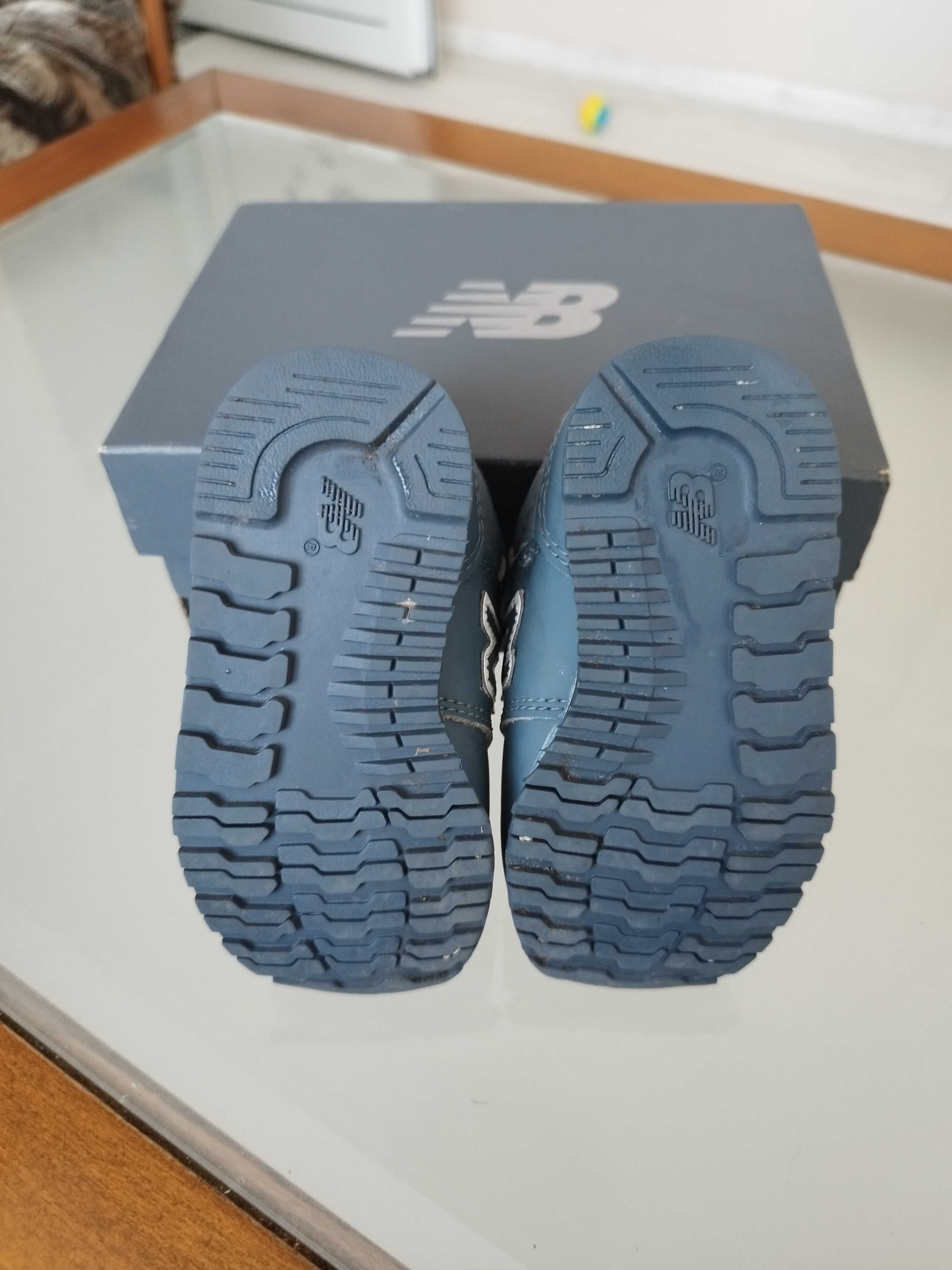 Маратонки New Balance, размер 21