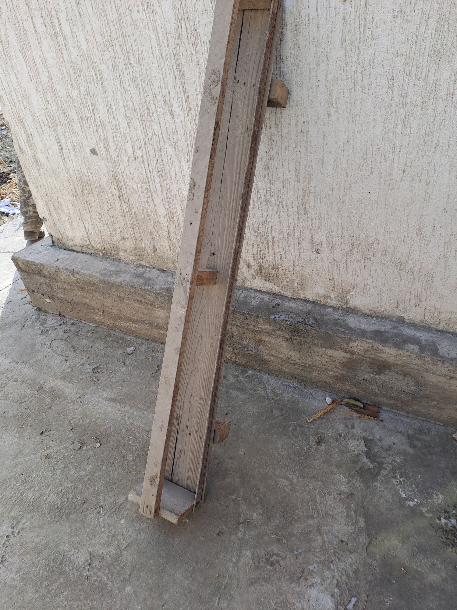 Дверь оконная рама решетки железный ящик