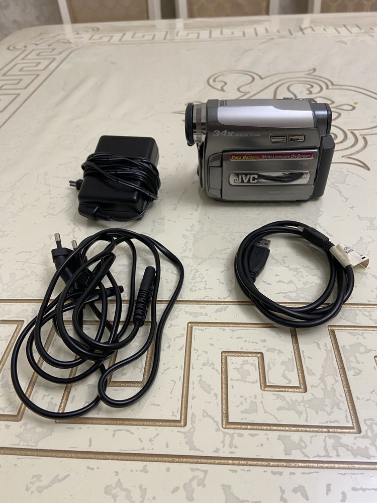 Видеокамера VHS JVC