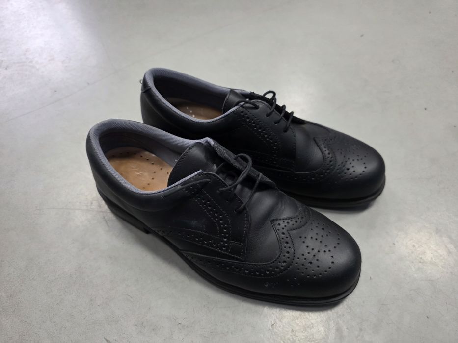 Pantofi protecție cu bot metalic