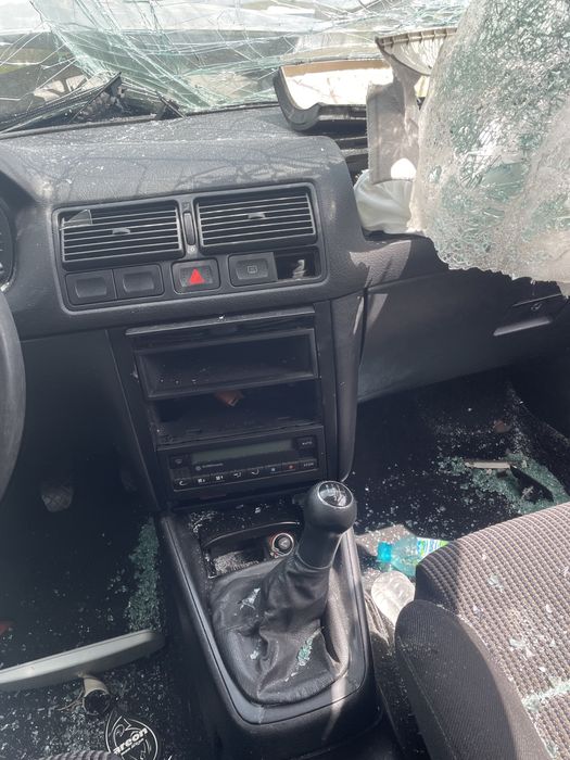 Голф 4 на части