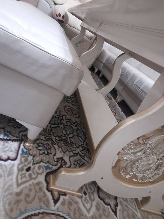 Ucolok mebel sotiladi