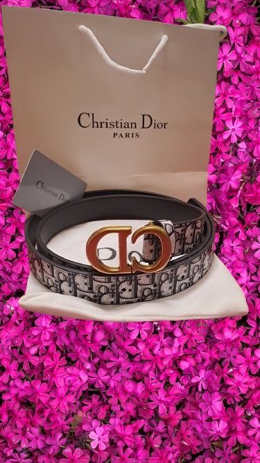 Curea dior noua.