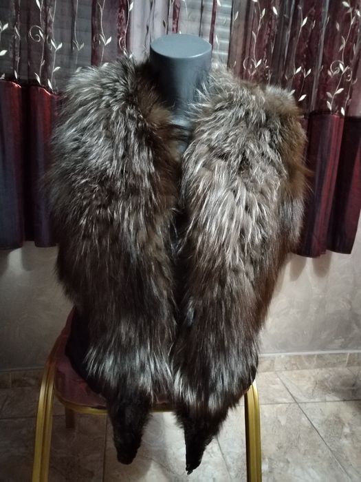 Дамски елеци от  лисица , яка от естесвен косъм  нови