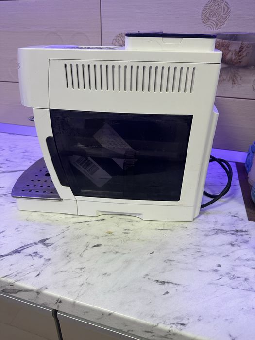 Aparat de cafea Delonghi magnifica s