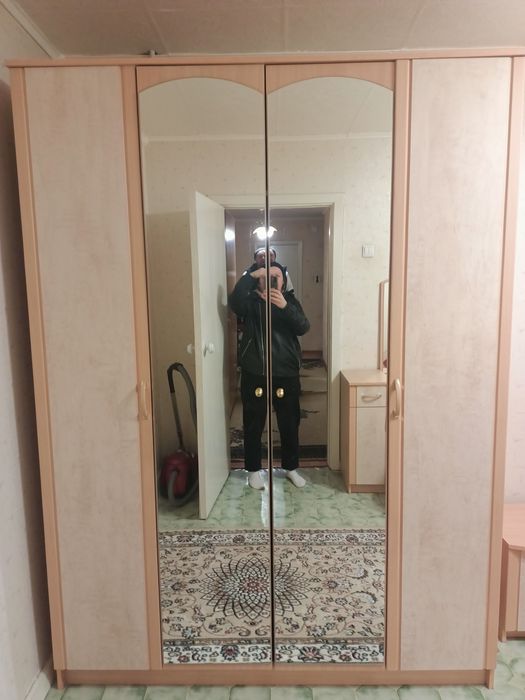 Спальный гарнитур