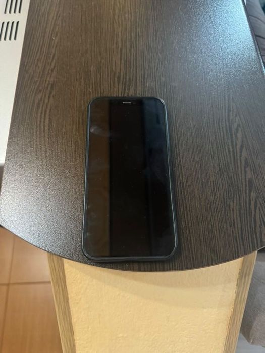 iPhone 12 в добро състояние