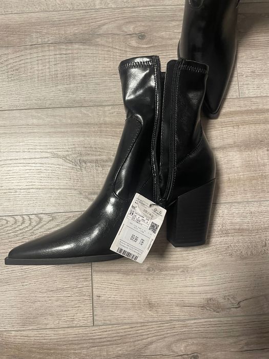 Черни боти Zara с ток