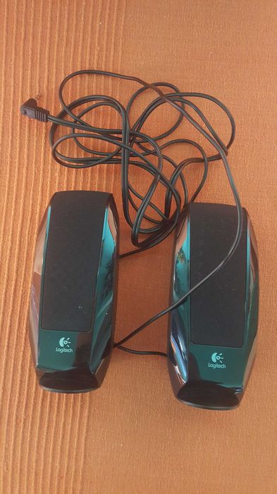 Vând boxă CAT 100W  8 Ohm, set boxe Logitech şi un set de 2 difuzoare