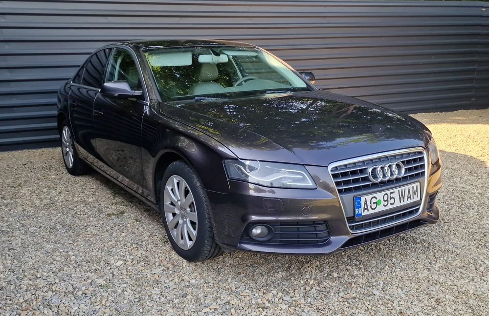 Audi A4 Audi A4 B8 2010 Berlina 2.0TDI EURO5 Automat Led/Xenon/Navi mare/Piele