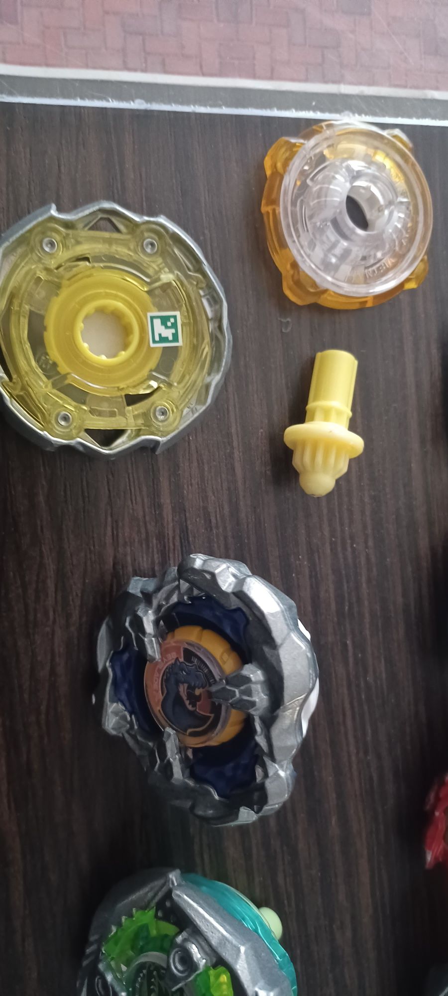 Beyblade  - Arena + 3lansatoare+10BeybladesX