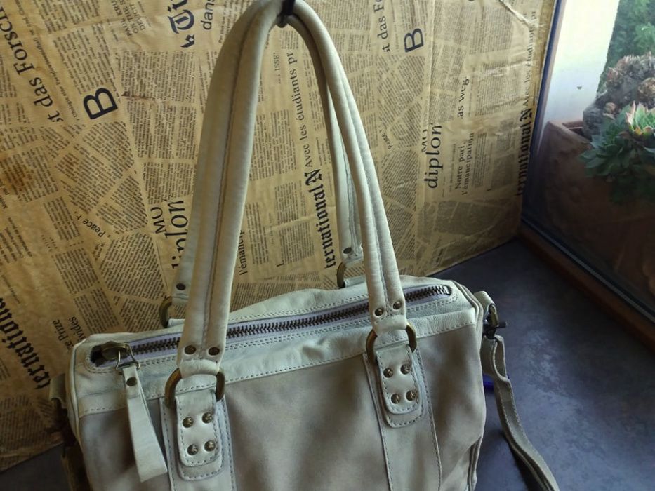 дамска чанта бежова,кожена-естествена кожа и велур