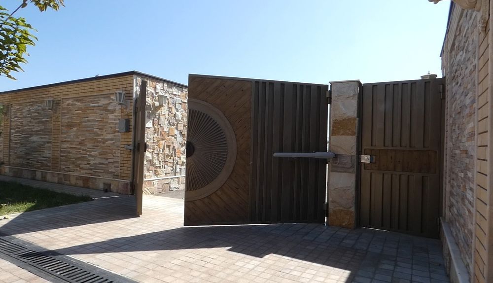 Автоматика для распашных ворот Nice (Италия)